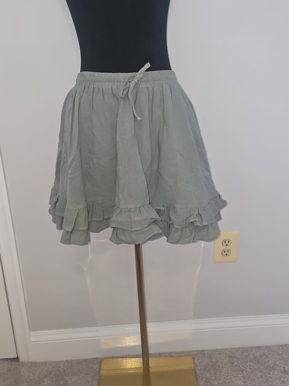 H&M Sage Green Ruffle Drawstring Mini Skirt